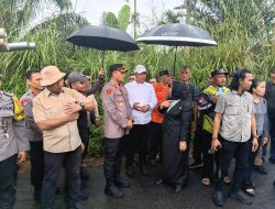 Gubernur Sumut Bersama Kapolres Binjai dan Plt. Bupati Langkat Tinjau Jalan Longsor di Desa Telagah